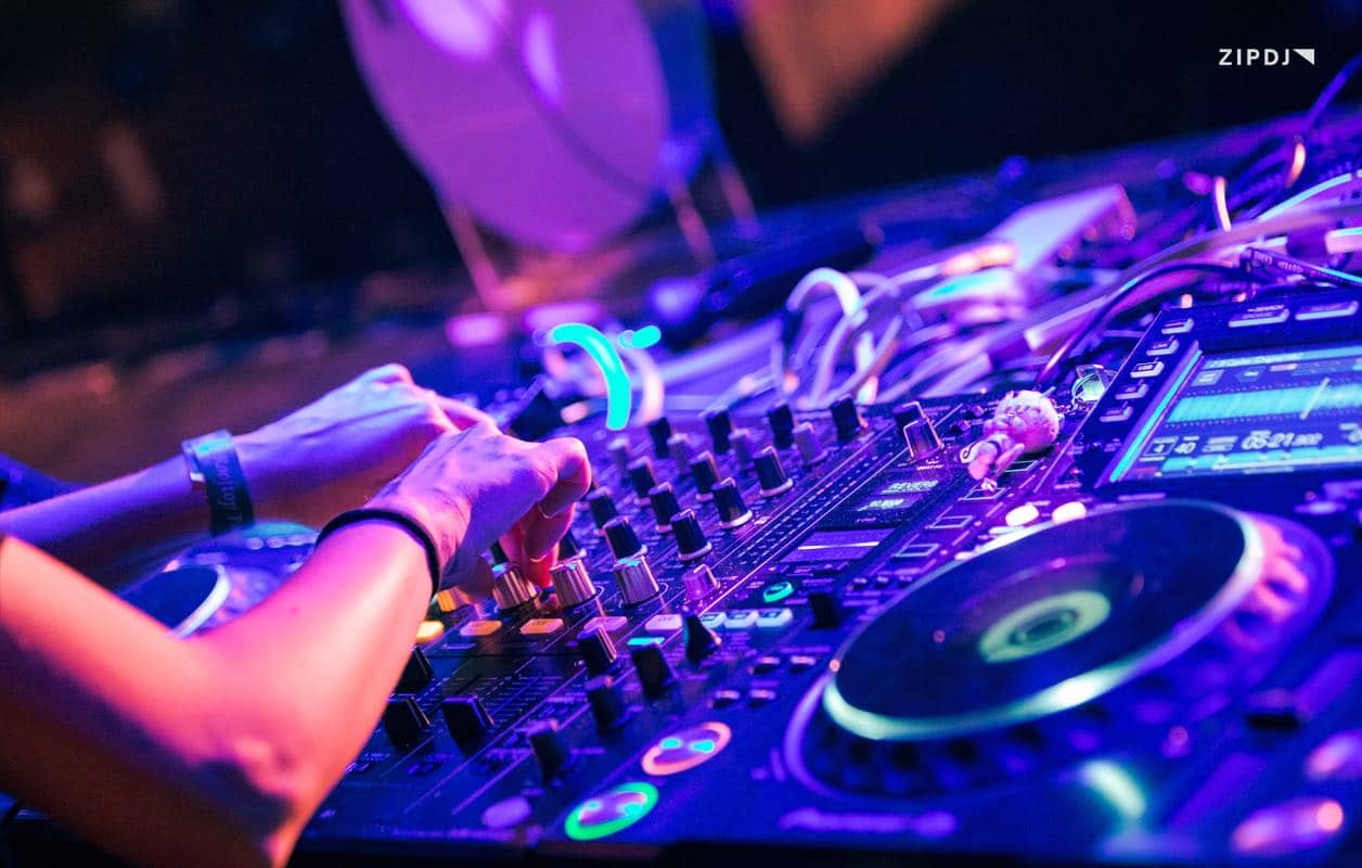 How To Become A Club DJ
