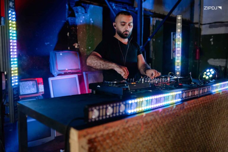 what is tech house